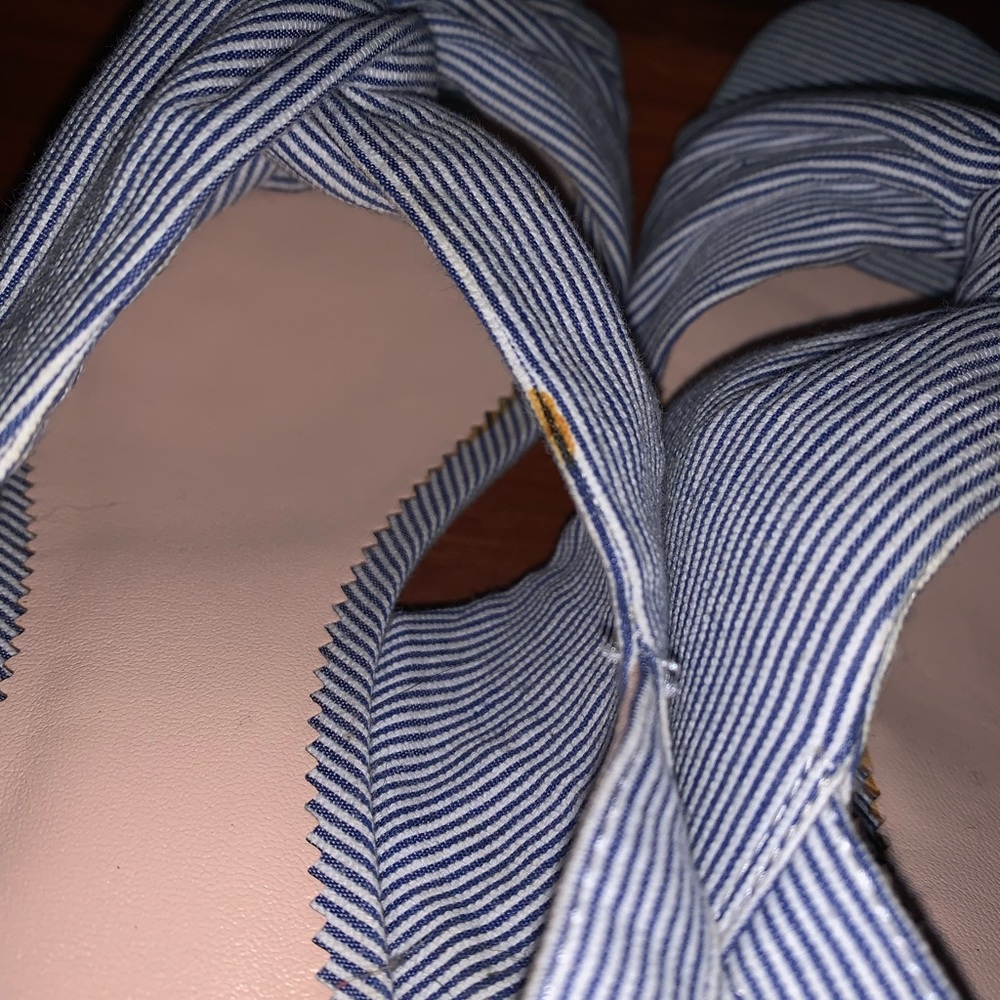 Chunky Heel - Picture 4 of 11